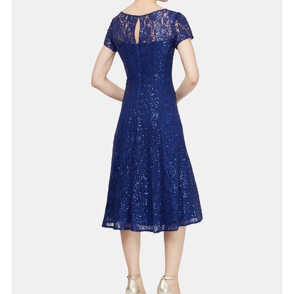 SLNY Classic and elegant, SL Fashions' sequin-scattered lace dress NWT SIZE 6 - Picture 2 of 8